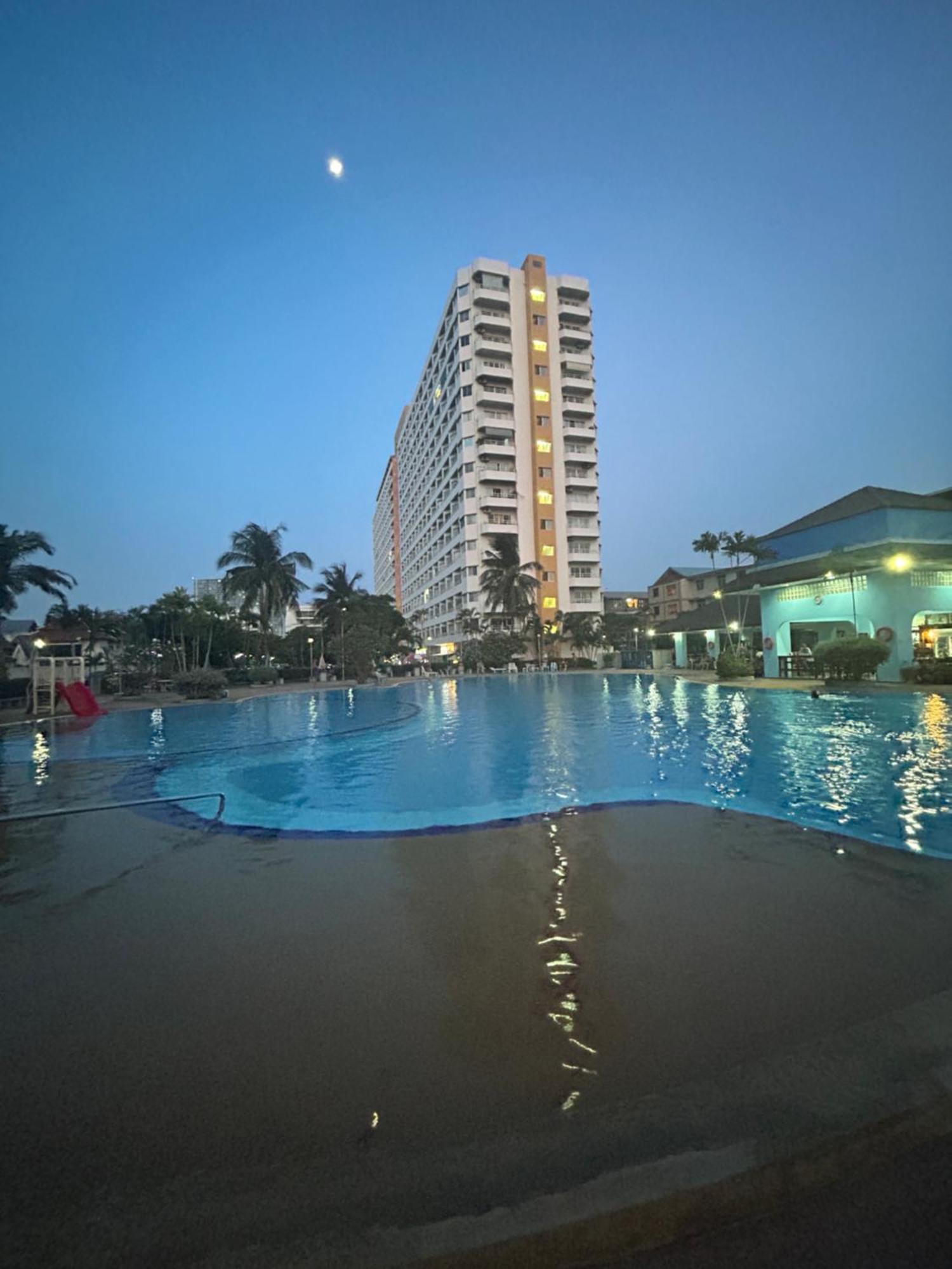 Mina 美景公寓酒店 Pattaya Eksteriør billede